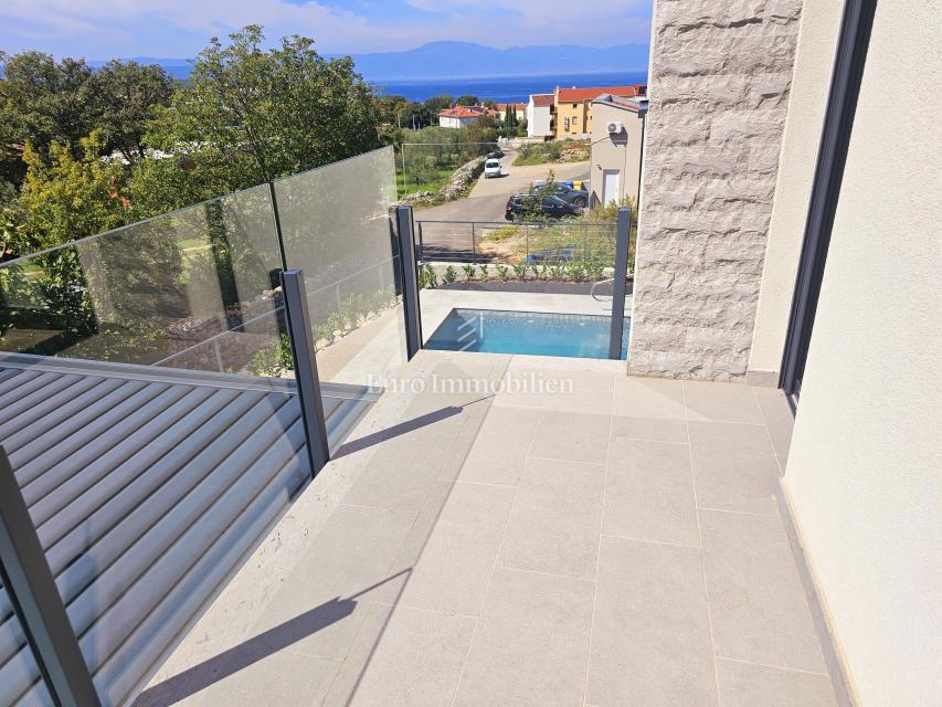 Malinska - nova hiša z bazenom in pogledom na morje!