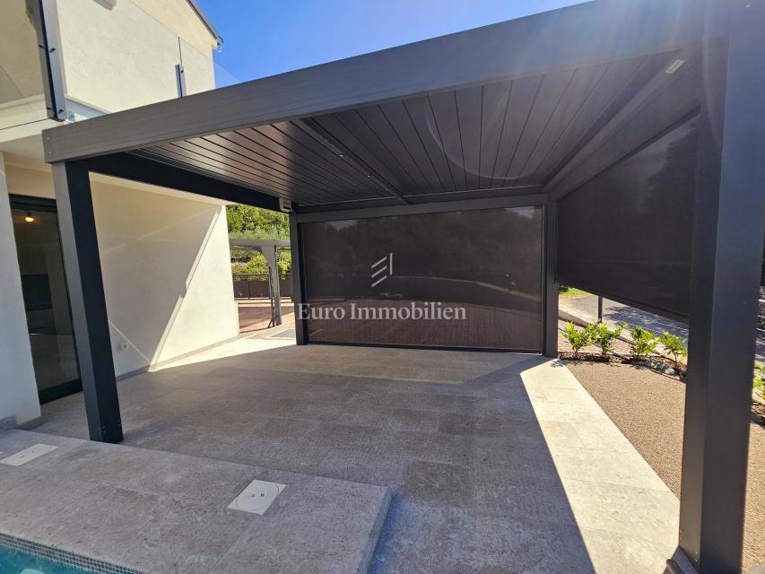 Malinska - nova hiša z bazenom in pogledom na morje!