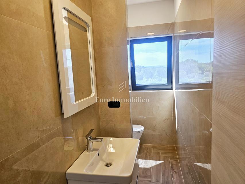 Malinska - nova hiša z bazenom in pogledom na morje!