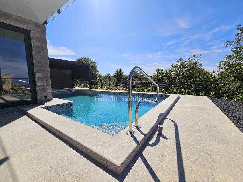 Malinska - nova hiša z bazenom in pogledom na morje!