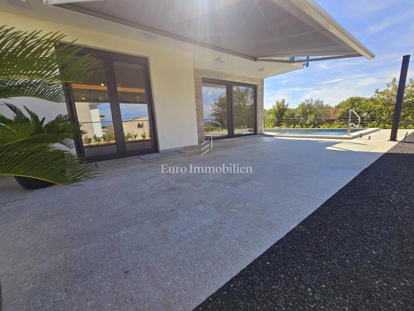 Malinska - nova hiša z bazenom in pogledom na morje!