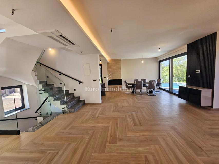 Malinska - nova hiša z bazenom in pogledom na morje!