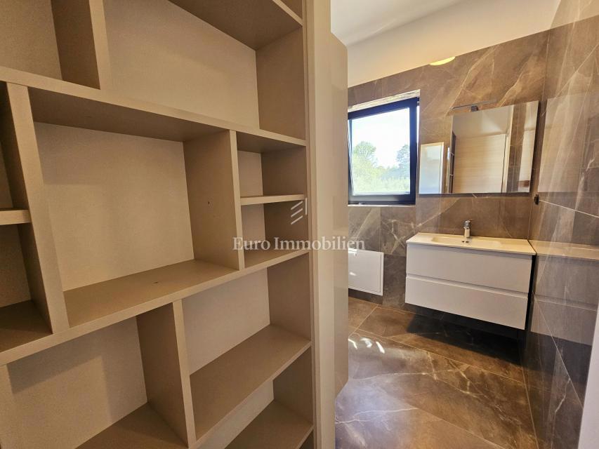 Malinska - nova hiša z bazenom in pogledom na morje!