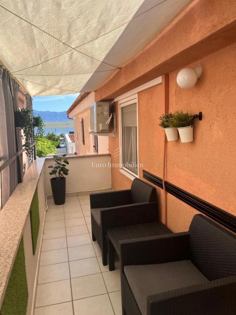 Hiša, 4 apartmaji in gradbena parcela, 60m do plaže, Vir