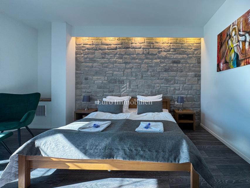 Luksuzna vila z bazenom in pogledom na morje, pri Labinu