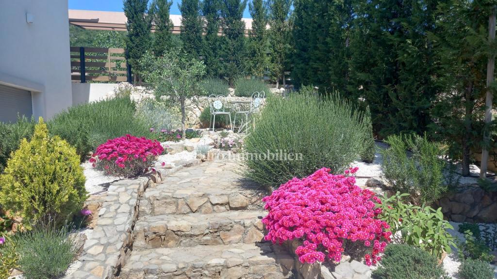 Luksuzna vila z bazenom in pogledom na morje, pri Labinu