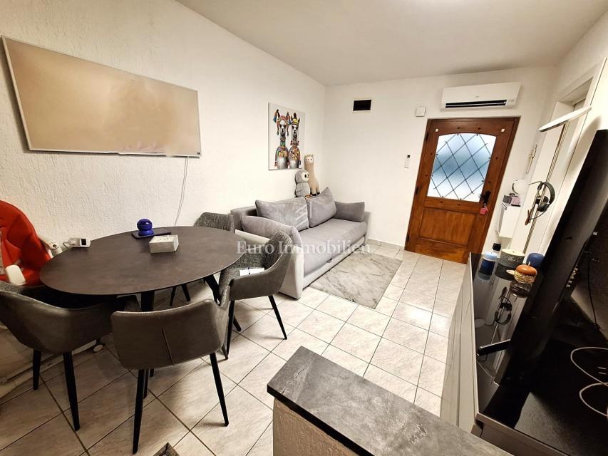 Enosobni apartma na odlični lokaciji blizu morja