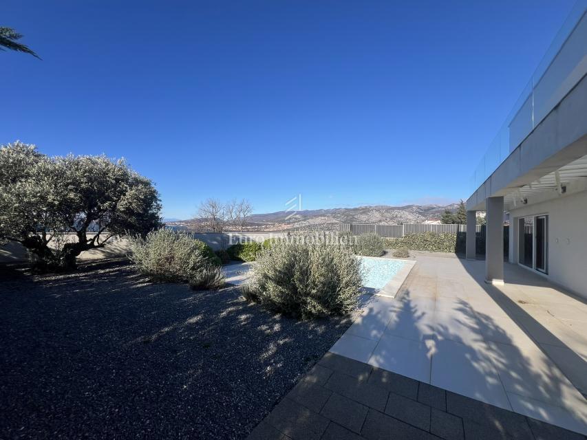 Klenovica – Hiša s panoramskim pogledom na morje