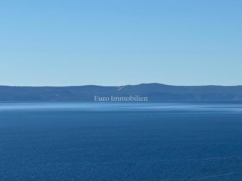 Makarska - stanovanje v novi stavbi s pogledom na morje