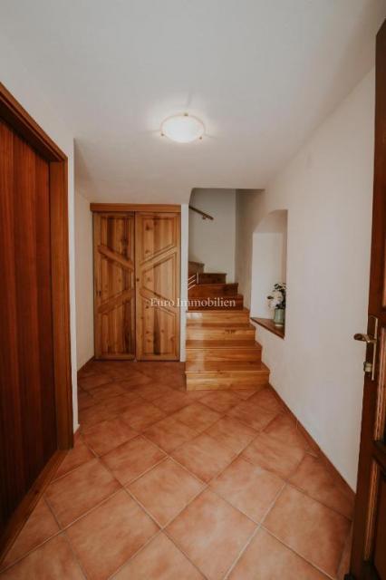 Bakar, dva apartmaja v hiši, 50 m od morja