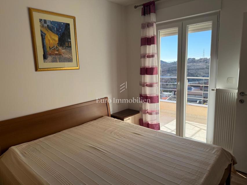 Dvosobno stanovanje v novejši stavbi v Buzdohanju