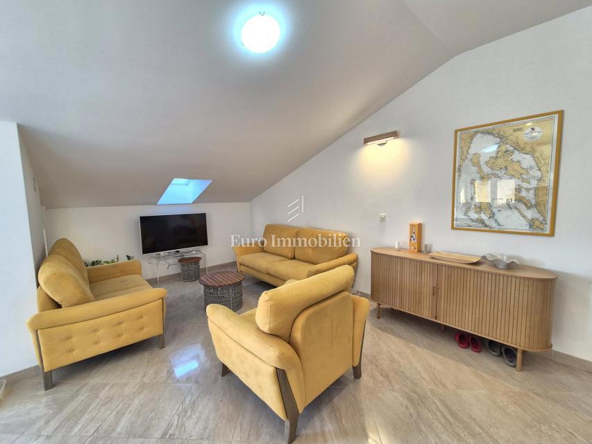 Apartma z odprtim pogledom na morje in vrtom!