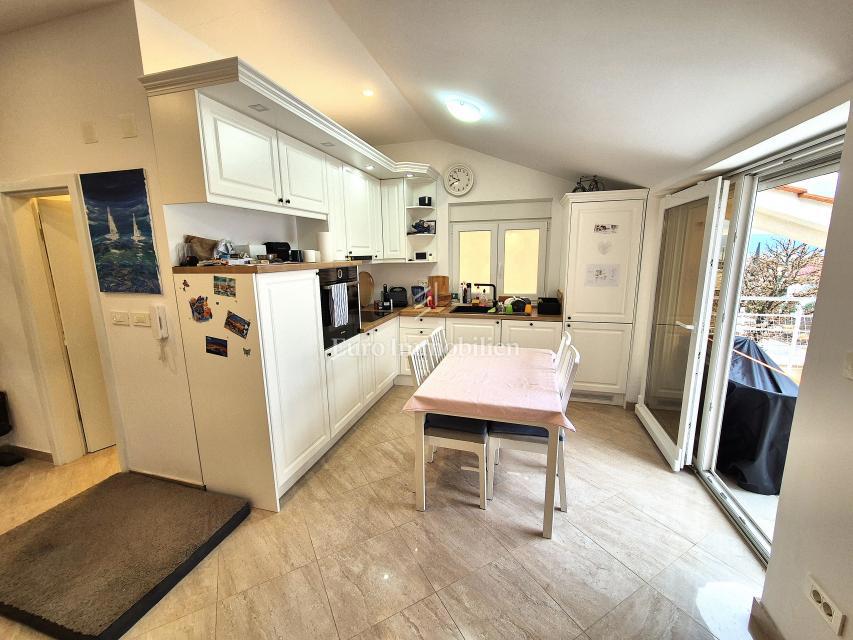 Apartma z odprtim pogledom na morje in vrtom!