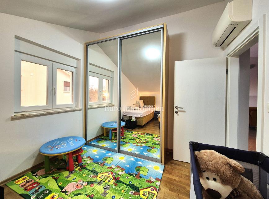 Apartma z odprtim pogledom na morje in vrtom!