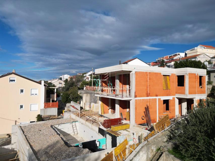 Crikvenica - apartma z bazenom in pogledom na morje