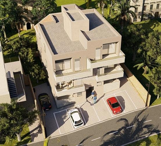 Stanovanje z dvoriščem, blizu plaže