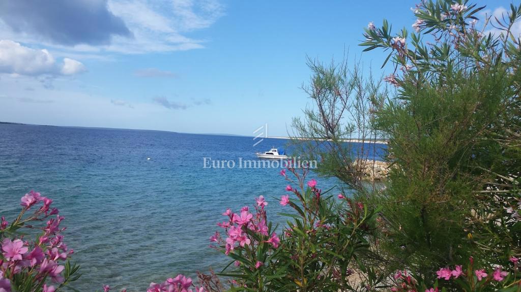 Stanovanje z dvoriščem, blizu plaže