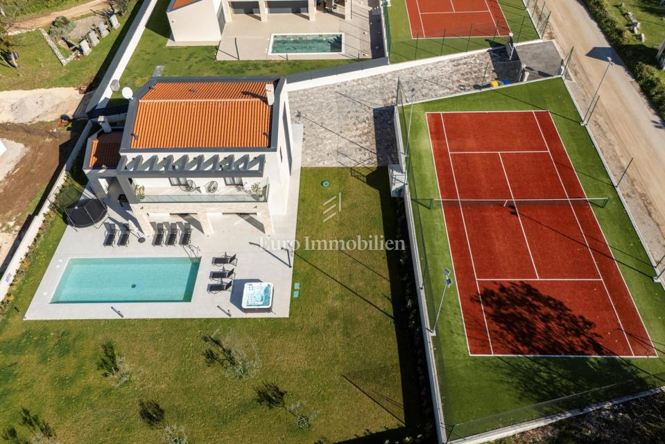 Labin - moderna vila z bazenom in teniškim igriščem