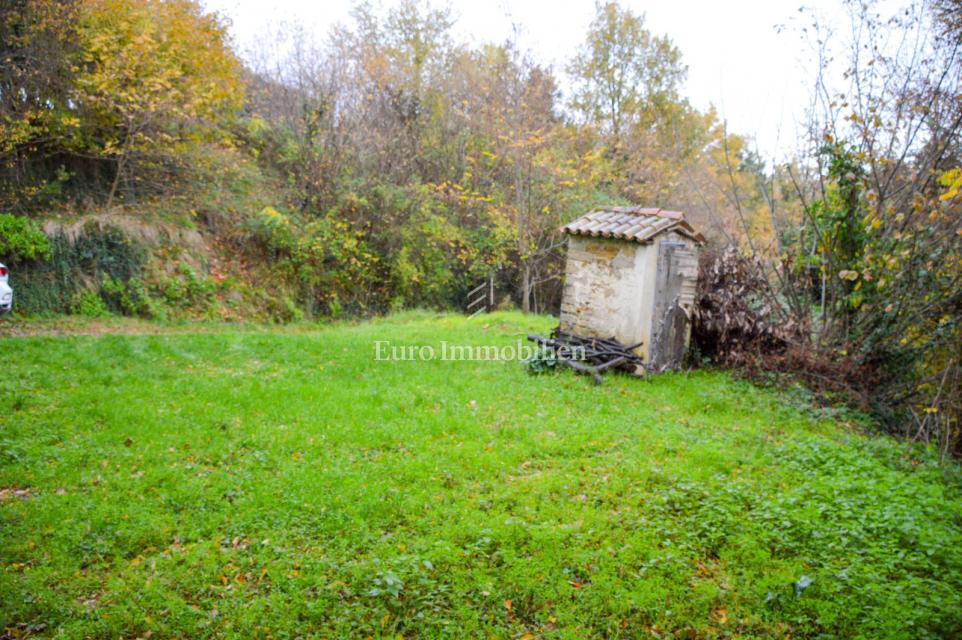 Istra - Avtentična kamnita hiša in gradbeno zemljišče
