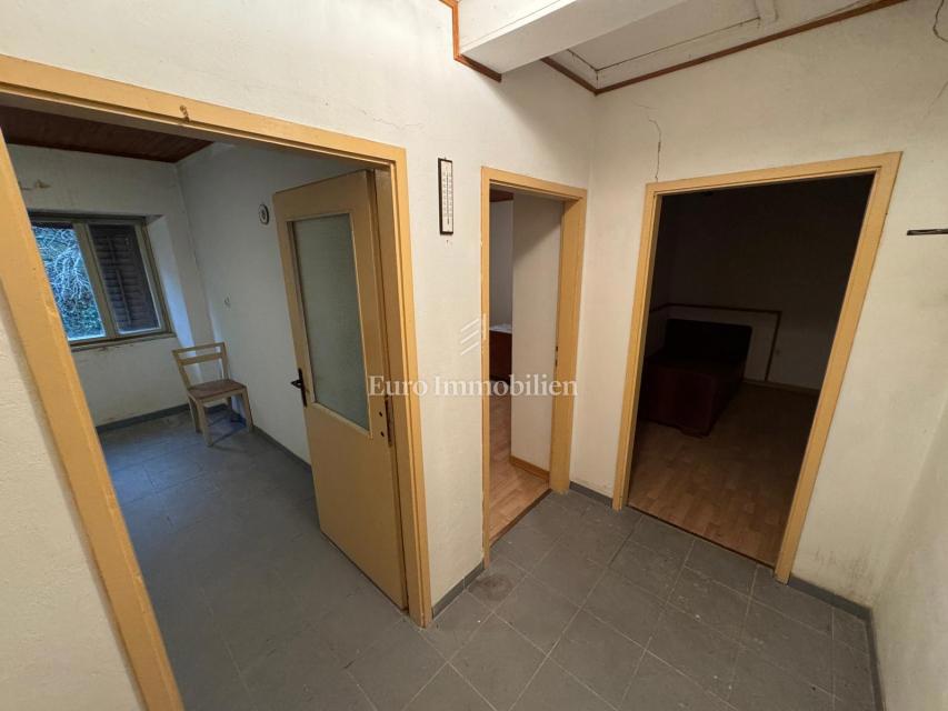 Istra - Avtentična kamnita hiša in gradbeno zemljišče