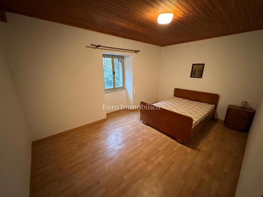 Istra - Avtentična kamnita hiša in gradbeno zemljišče