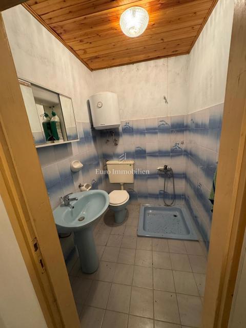 Istra - Avtentična kamnita hiša in gradbeno zemljišče