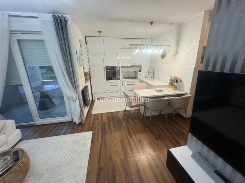 Opremljeno enosobno stanovanje blizu morja, Šilo