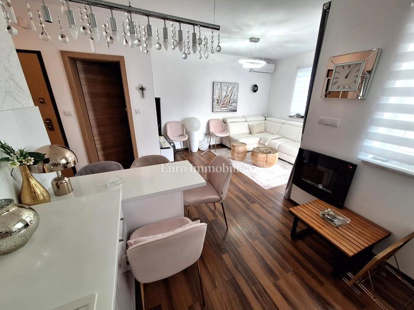 Opremljeno enosobno stanovanje blizu morja, Šilo