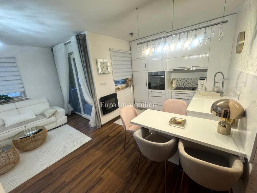 Opremljeno enosobno stanovanje blizu morja, Šilo