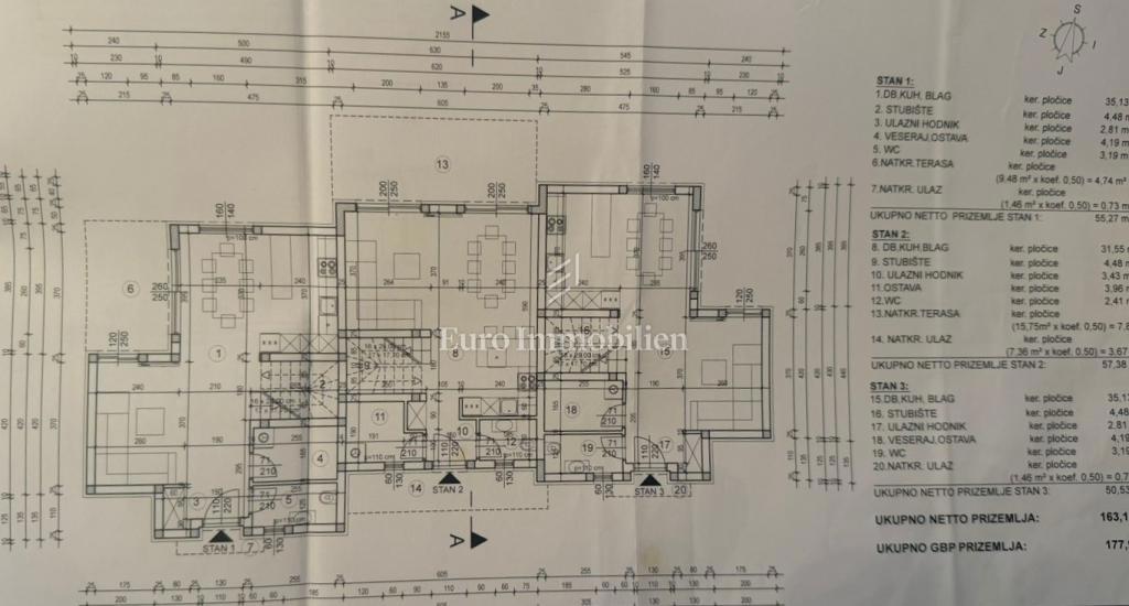 Prodaja vrstna hiša z bazenom