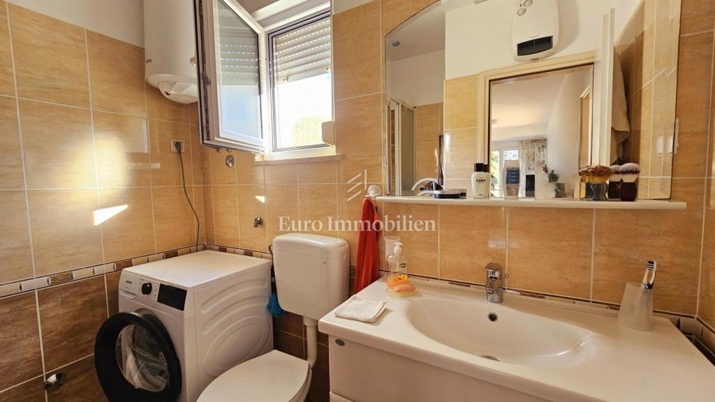 Hiša z urejenim vrtom na mirni lokaciji - Poreč