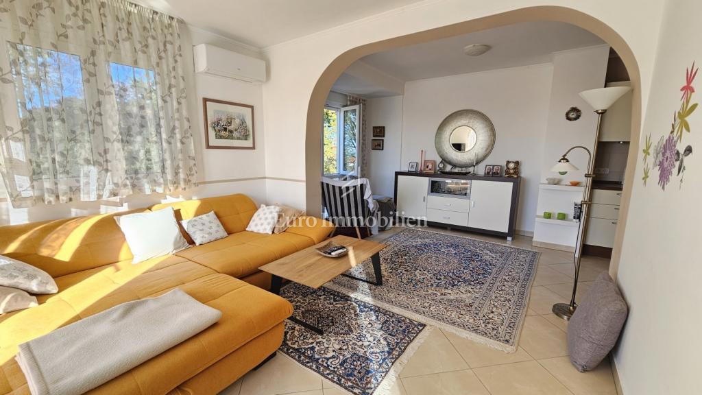 Hiša z urejenim vrtom na mirni lokaciji - Poreč