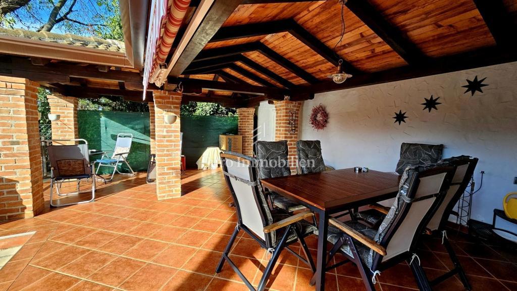 Hiša z urejenim vrtom na mirni lokaciji - Poreč