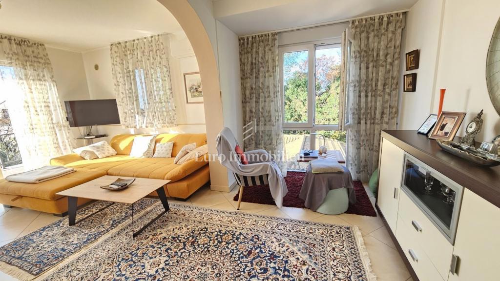 Hiša z urejenim vrtom na mirni lokaciji - Poreč