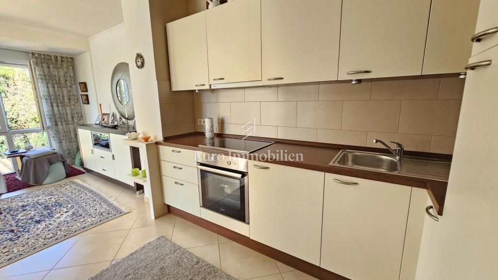 Hiša z urejenim vrtom na mirni lokaciji - Poreč