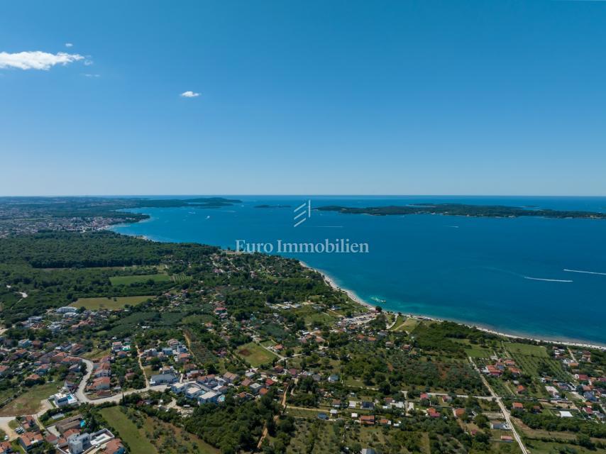 Istra, Peroj – Stavbno zemljišče v mirni lokaciji