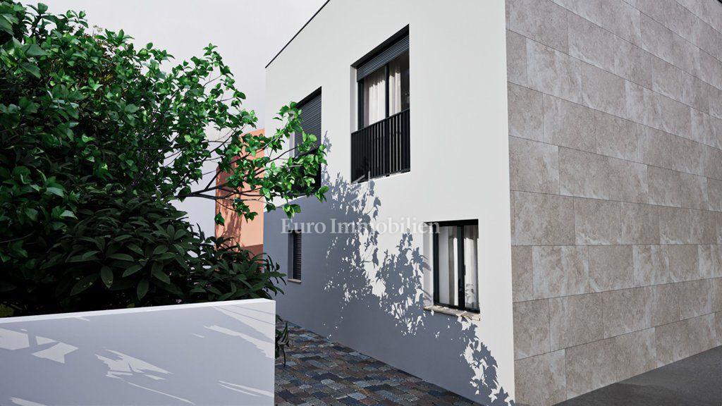 Murter - nov, moderen apartma le 120 metrov od morja