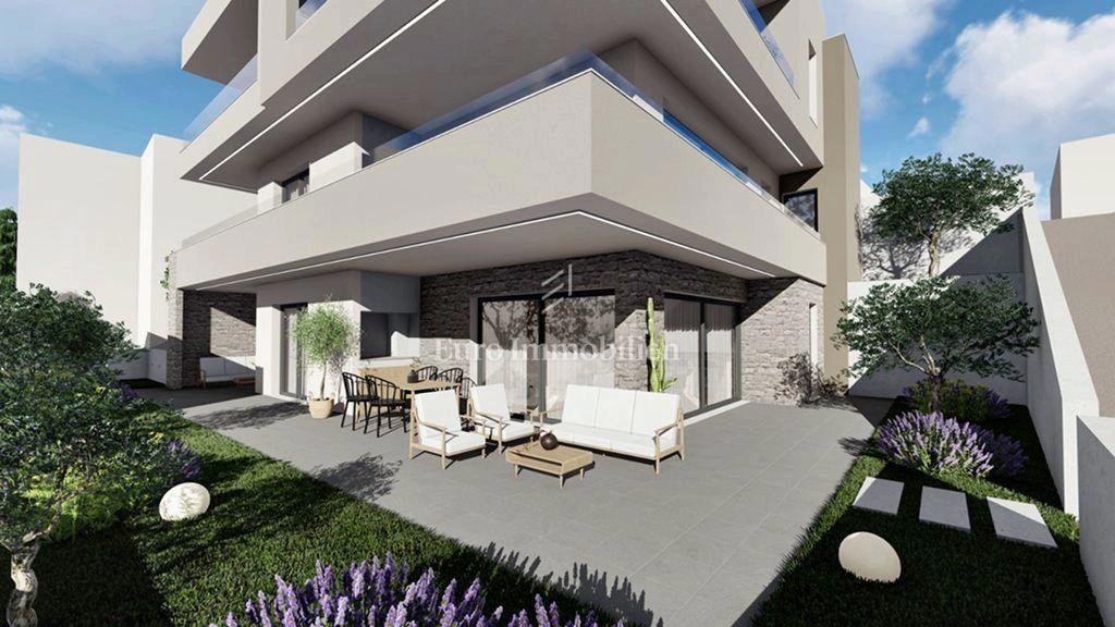 Tisno, luksuzno stanovanje z vrtom, druga vrsta do morja