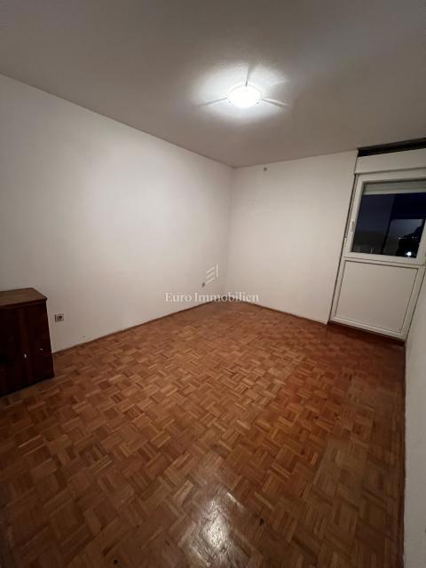 Stanovanje v stavbi z dvigalom na odlični lokaciji v Puli