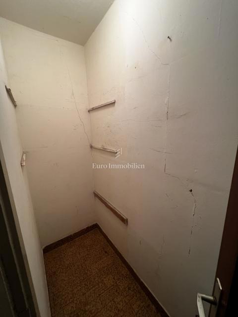 Stanovanje v stavbi z dvigalom na odlični lokaciji v Puli