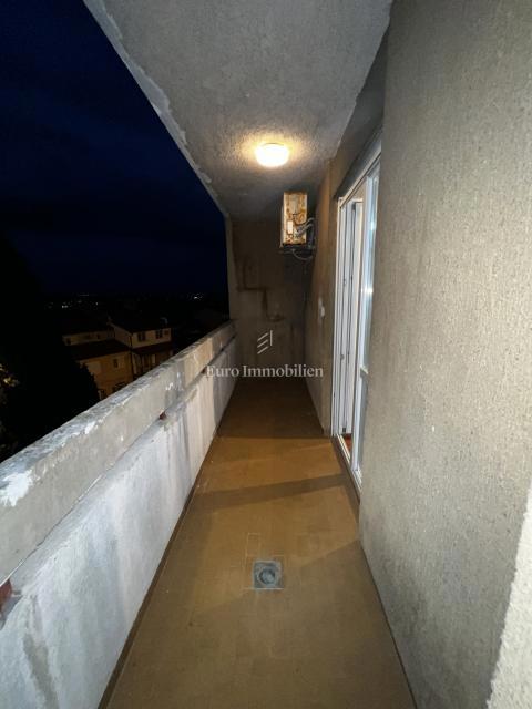 Stanovanje v stavbi z dvigalom na odlični lokaciji v Puli