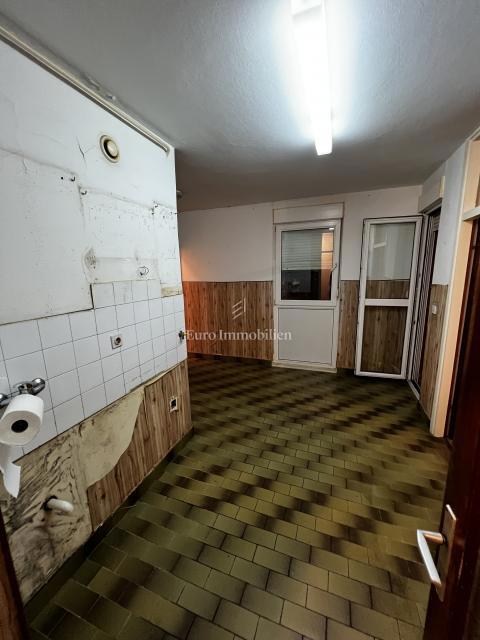 Stanovanje v stavbi z dvigalom na odlični lokaciji v Puli