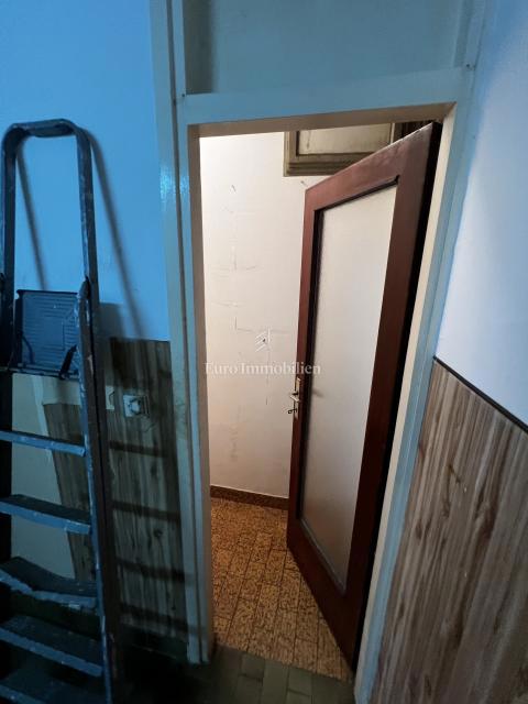 Stanovanje v stavbi z dvigalom na odlični lokaciji v Puli