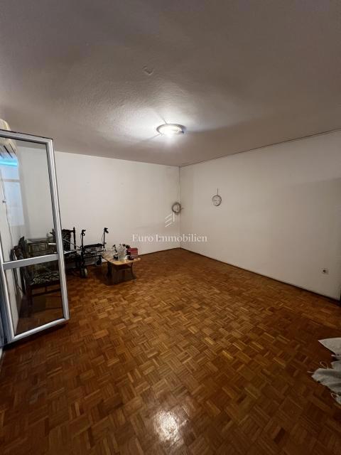 Stanovanje v stavbi z dvigalom na odlični lokaciji v Puli