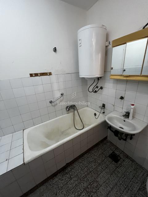 Stanovanje v stavbi z dvigalom na odlični lokaciji v Puli