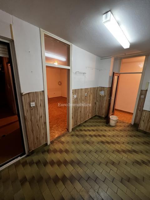 Stanovanje v stavbi z dvigalom na odlični lokaciji v Puli