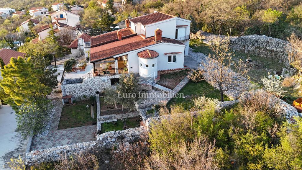 Jadranovo - hiša z bazenom in pogledom na morje