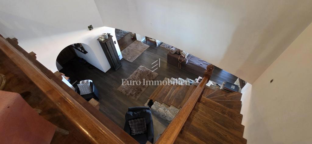 Jadranovo - hiša z bazenom in pogledom na morje