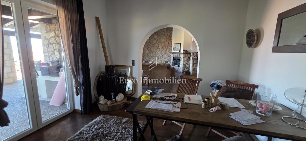 Jadranovo - hiša z bazenom in pogledom na morje