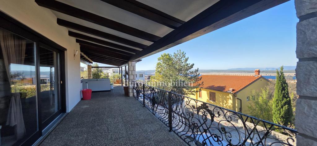 Jadranovo - hiša z bazenom in pogledom na morje